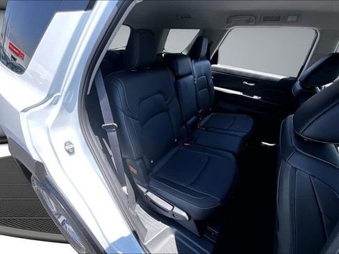 New 2026 Nissan Pathfinder SL FWD image 10