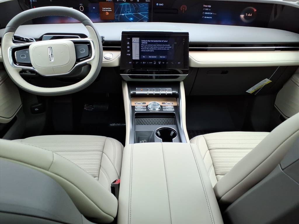 New 2025 Lincoln Nautilus Reserve w/ Jet Appearance Package AWD/4WD image 13