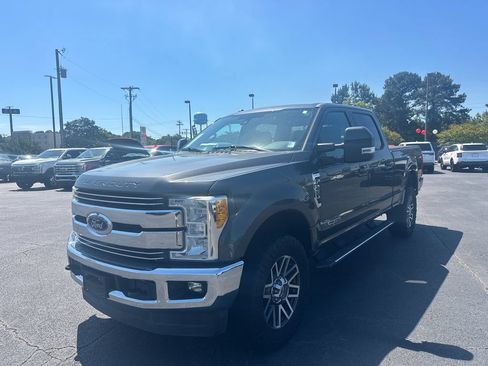 Used 2017 Ford F250 Lariat w/ Lariat Ultimate Package AWD/4WD image 3