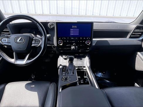 Used 2025 Lexus GX 550 w/ Accessory Package (2T) AWD/4WD image 19
