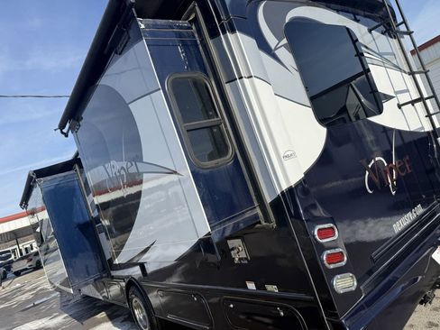 Used 2023 Ford E-450 and Econoline 450 Super Duty w/ Motorhome Prep Package image 14