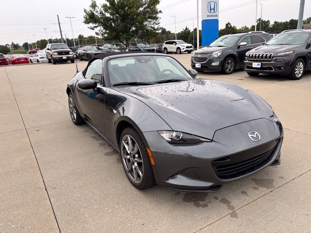 Used 2023 MAZDA MX-5 Miata Grand Touring RWD image 3