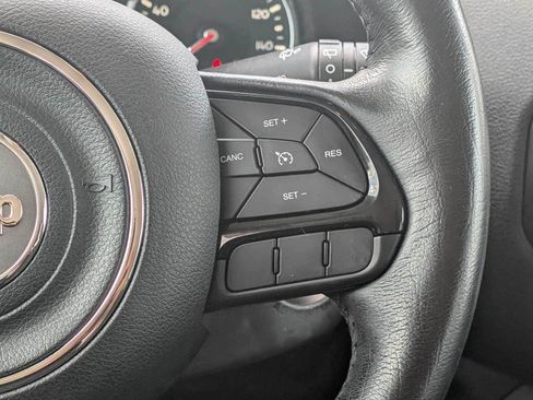 Certified 2020 Jeep Renegade Altitude FWD image 19