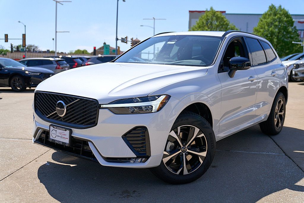 New 2026 Volvo XC60 B5 Core w/ Protection Package AWD/4WD image 2