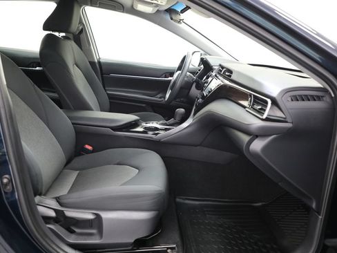 Used 2020 Toyota Camry LE FWD image 9