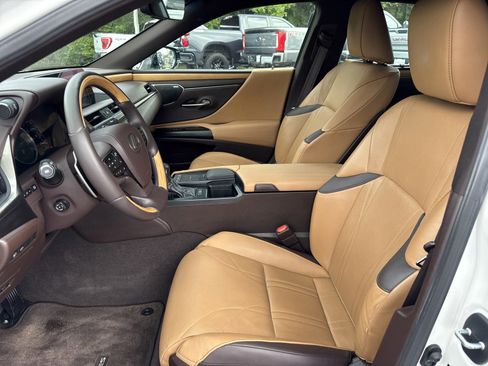 Used 2019 Lexus ES 350 Ultra Luxury FWD image 11