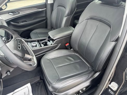 Used 2023 Jeep Grand Cherokee L Limited w/ Luxury Tech Group II AWD/4WD image 11