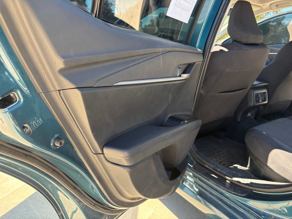 Used 2025 Toyota Camry LE w/ Convenience Package FWD image 8
