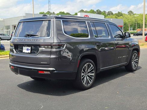 Used 2022 Jeep Grand Wagoneer Series III w/ HD Trailer Tow Package AWD/4WD image 6