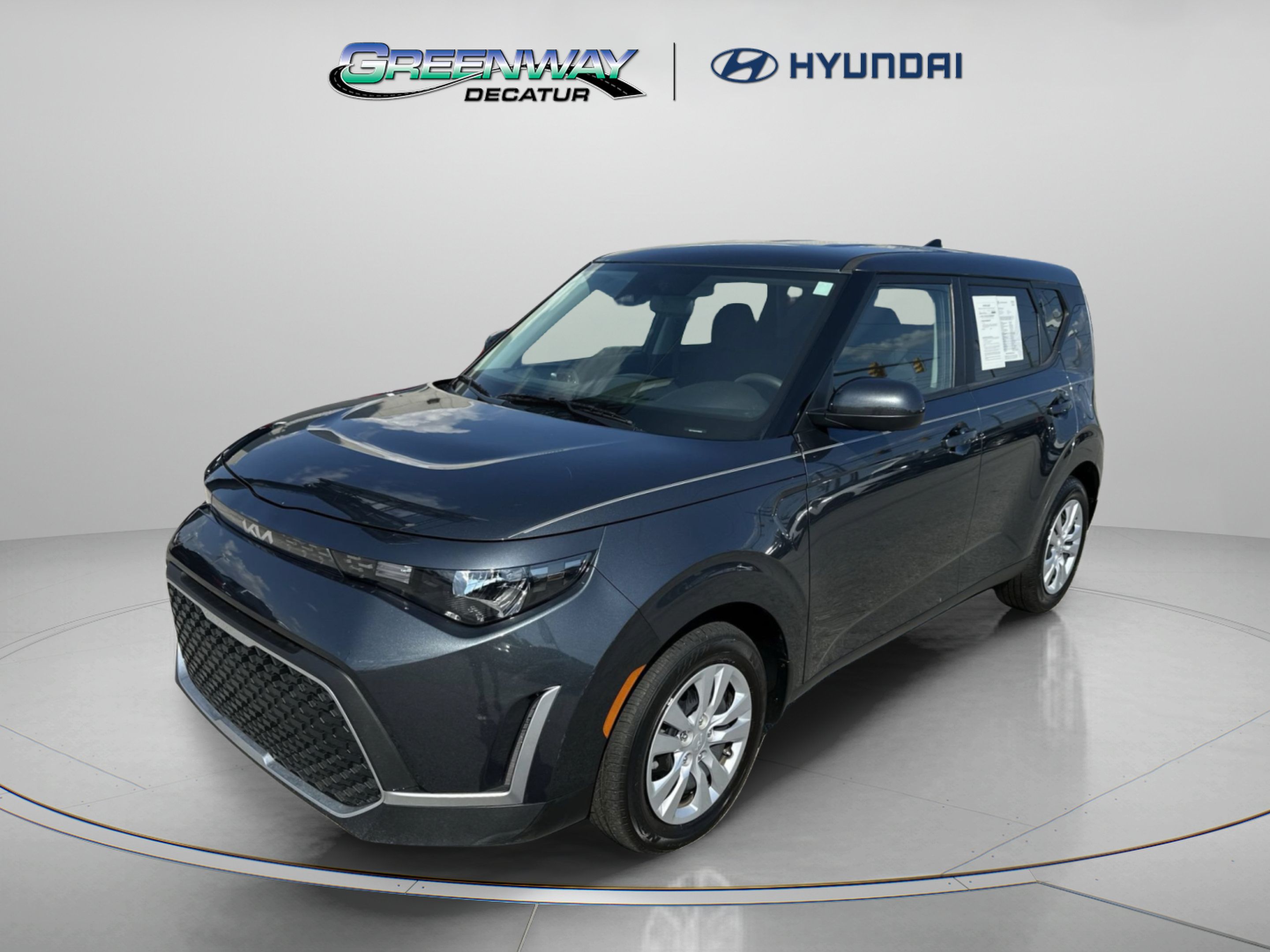 Used 2025 Kia Soul LX FWD image 4