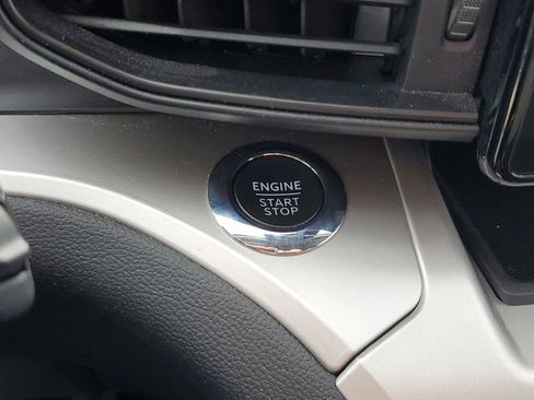 Used 2022 Ford Explorer XLT image 27