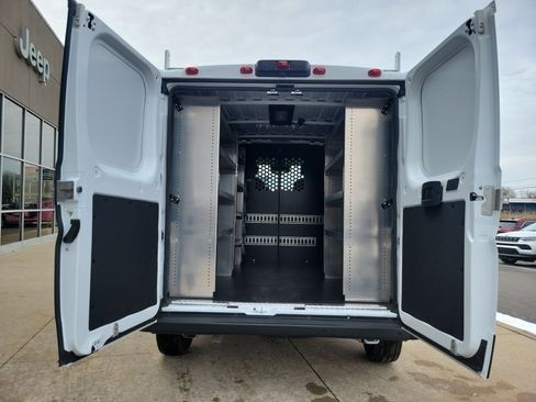 Used 2025 RAM ProMaster 2500 w/ Premium Convenience Group FWD image 18