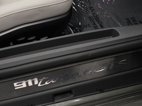 Used 2022 Porsche 911 Targa 4 GTS image 12