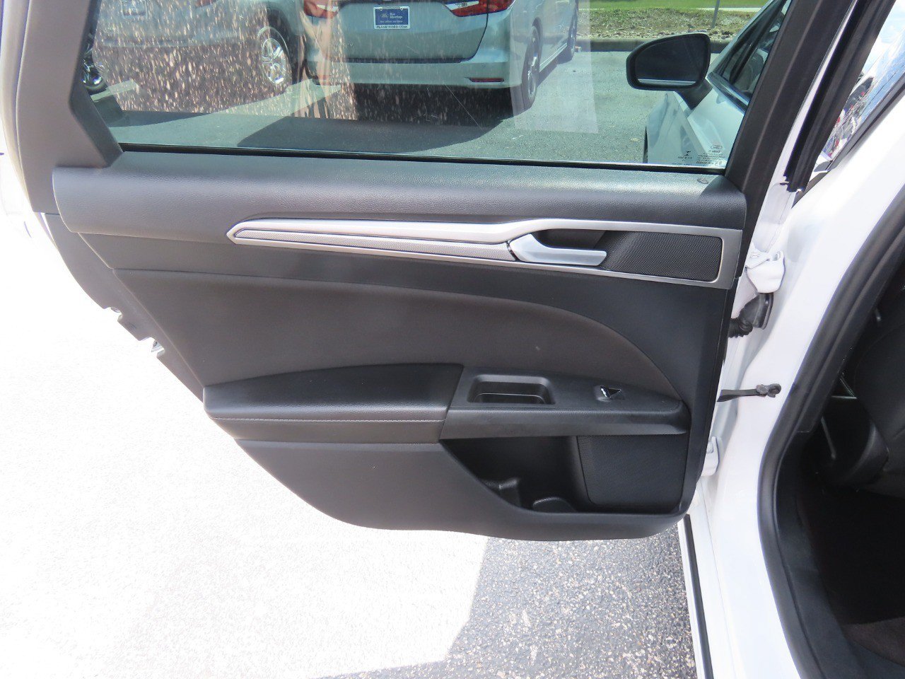 Used 2020 Ford Fusion SE FWD image 18