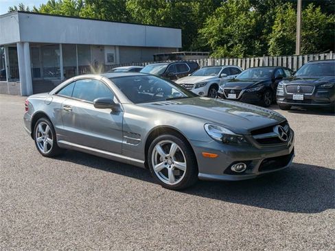 Used 2011 Mercedes-Benz SL 550 image 2