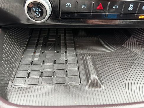 Used 2025 Ford Explorer Platinum image 28