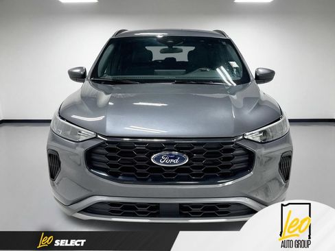 Used 2023 Ford Escape ST-Line w/ Tech Pack #1 AWD/4WD image 2
