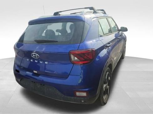 Used 2024 Hyundai Venue SEL FWD image 9