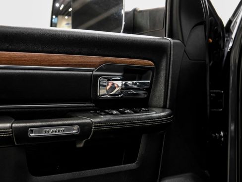 Used 2018 RAM 1500 Laramie w/ Convenience Group AWD/4WD image 51
