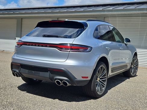 Certified 2026 Porsche Macan AWD/4WD image 7