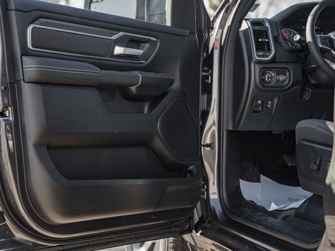 New 2026 RAM 1500 4x4 Crew Cab image 42