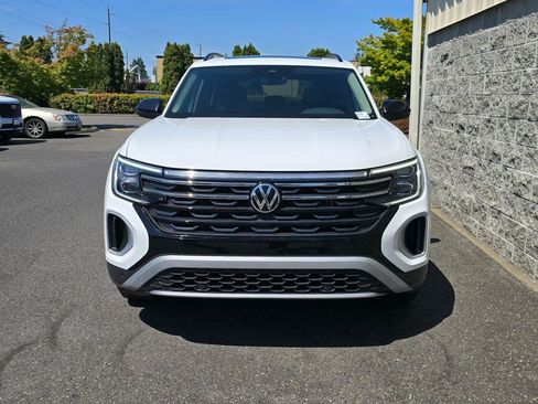 Used 2024 Volkswagen Atlas Peak Edition SE AWD/4WD image 12