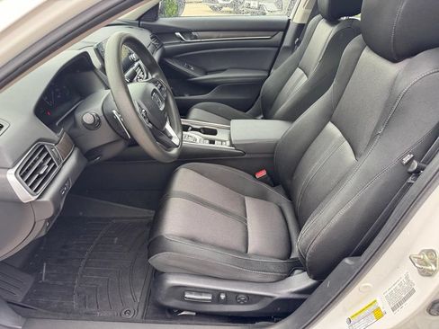Used 2019 Honda Accord EX image 6