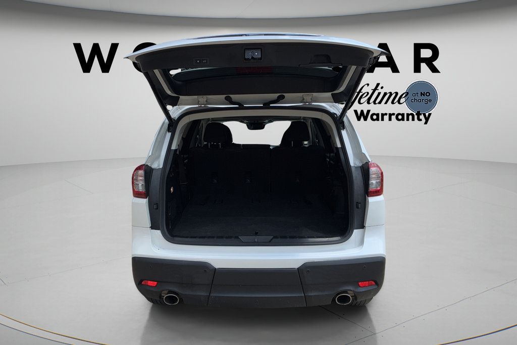 Used 2023 Subaru Ascent Limited w/ Technology Package AWD/4WD image 11