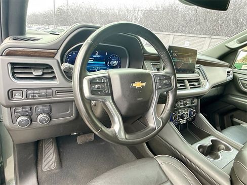 Used 2023 Chevrolet Suburban Premier image 12