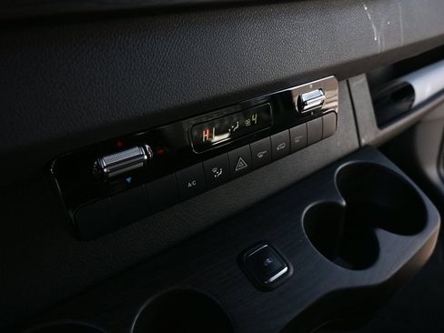 Used 2024 Mercedes-Benz Sprinter 3500 image 13