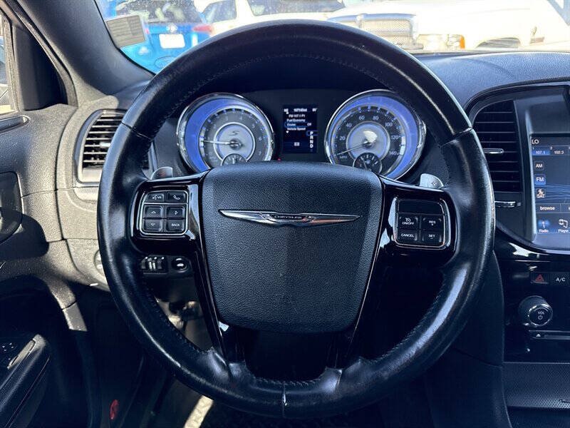 Used 2014 Chrysler 300 S RWD image 25