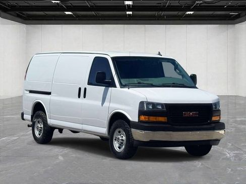 Used 2020 GMC Savana 3500 w/ Driver Convenience Package RWD image 3