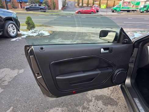 Used 2005 Ford Mustang GT image 10