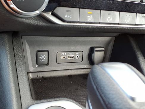 Used 2025 Nissan Sentra SV FWD image 12