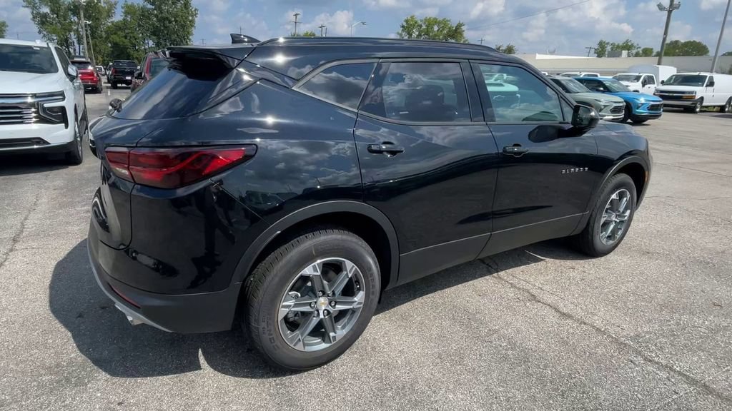 New 2026 Chevrolet Blazer LT w/ Convenience Package FWD image 2
