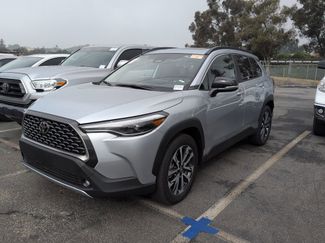 Used 2025 Toyota Corolla Cross XLE video 1