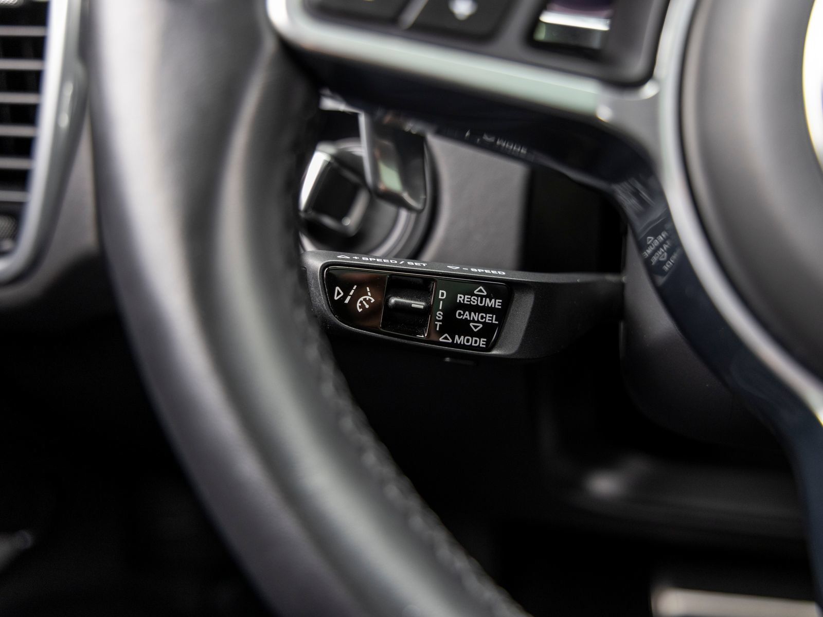 Certified 2023 Porsche Cayenne GTS AWD/4WD image 39