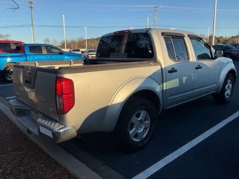 Used 2007 Nissan Frontier SE w/ SE Value Truck Pkg image 7