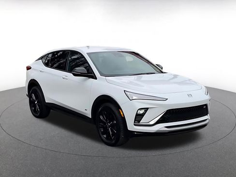 Used 2025 Buick Envista Sport Touring image 3