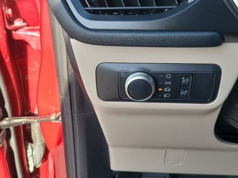 Used 2020 Ford Escape SE FWD image 12