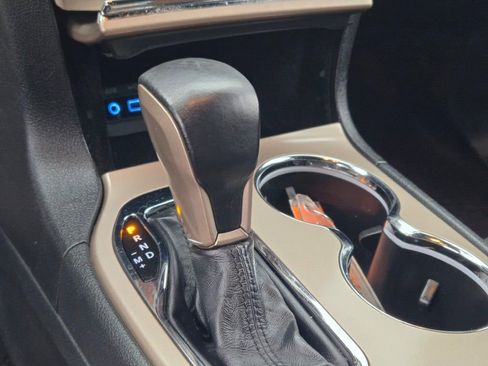 Used 2016 Jeep Grand Cherokee Laredo image 24