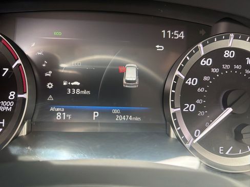 Used 2025 Toyota Highlander XLE FWD image 4