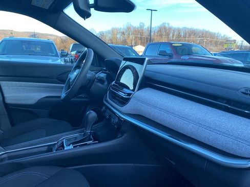 Certified 2023 Jeep Compass Sport image 8