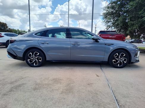 Used 2025 Hyundai Sonata SEL FWD image 11