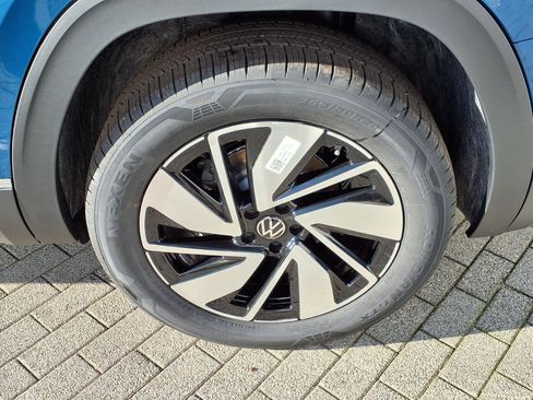 New 2026 Volkswagen Atlas SEL image 12