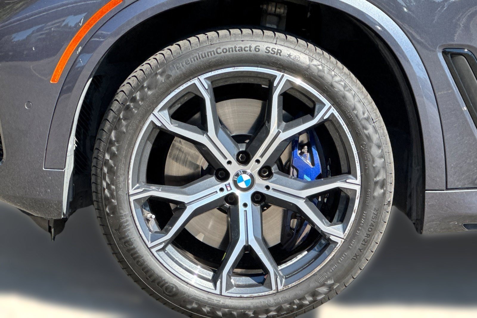 Used 2019 BMW X5 xDrive40i w/ M Sport Package AWD/4WD image 13