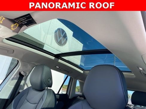 New 2025 Volkswagen Tiguan SE image 5