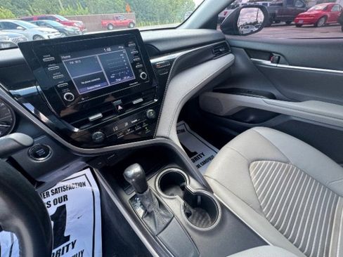 Used 2021 Toyota Camry SE image 14