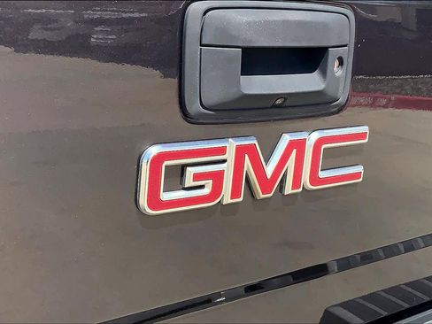 Used 2016 GMC Sierra 1500 SLT w/ All-Terrain Package AWD/4WD image 10