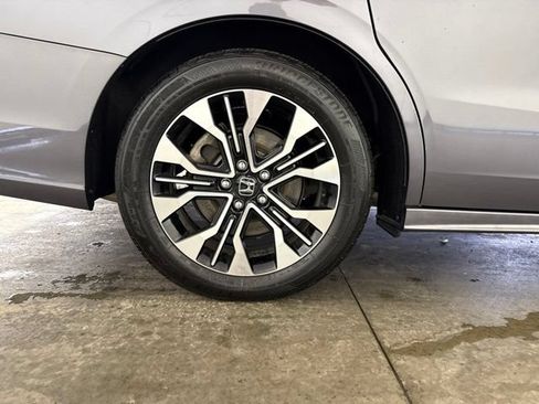 Used 2025 Honda Odyssey Elite image 9